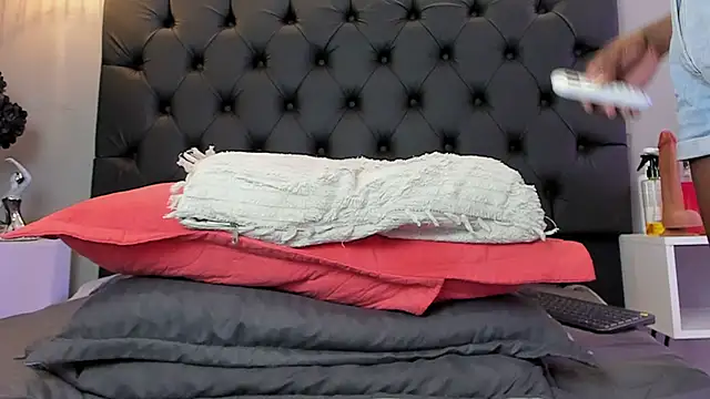 Show de naomi__blair na webcam