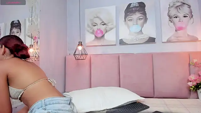 Miabloom19_ Live XXX-Chat