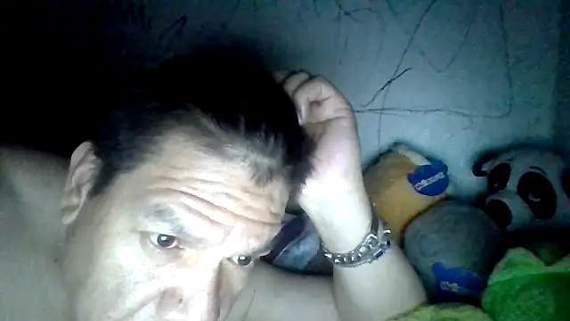 Oskr2025xxx's Webcam Show