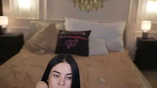 Chat +18 de Tina_Breeze ao vivo