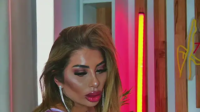 Chat +18 de CeylanXO ao vivo