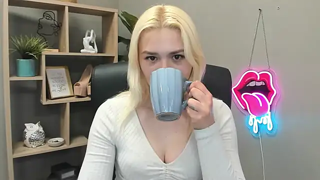 SweetLilyxo's Live XXX Chat