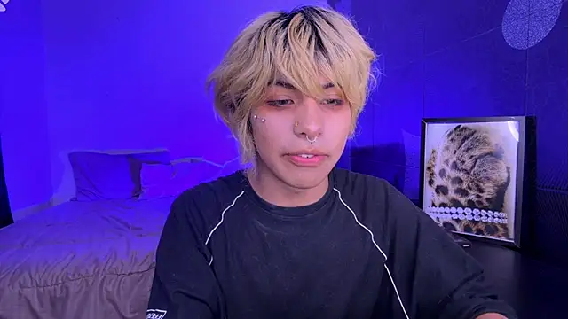 Aronn_44 Chat XXX in diretta