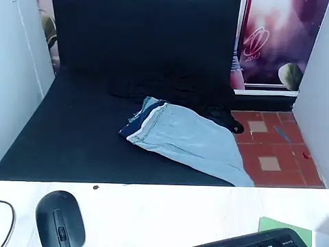 Laura_hottt 现场XXX聊天