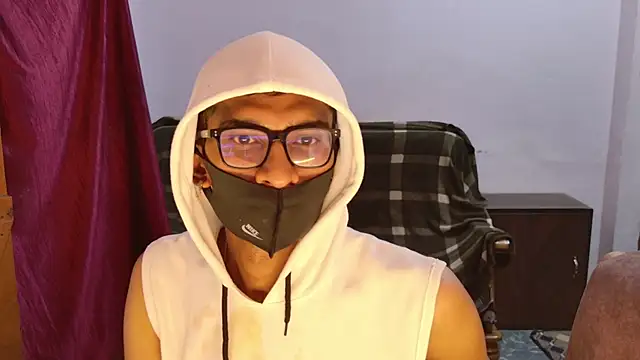 Show modela zihan777 na web-kameri