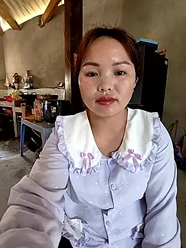 Mina_xYx 在線直播表演