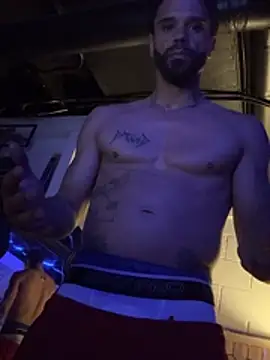 Thehouse3's Webcam Show