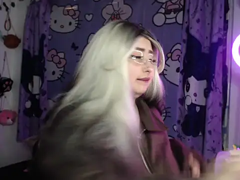 lussyevans24 Chat XXX in diretta