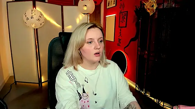 XXX chat uživo modela KathyBriggs
