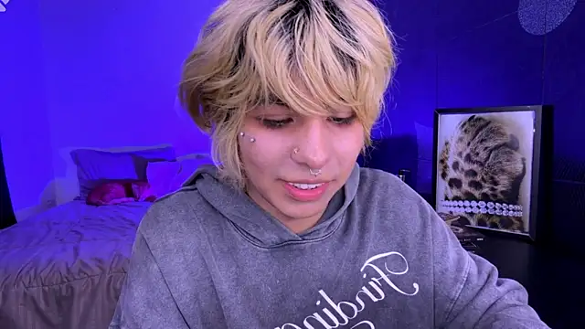 Aronn_44 Live XXX-Chat