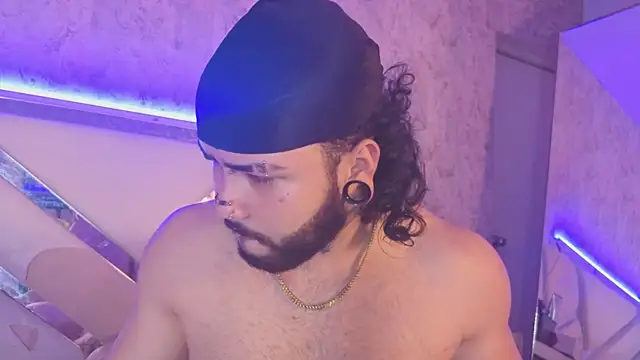 Benny_and_Mark Show in webcam