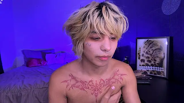 Aronn_44 Chat XXX live