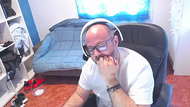 ravingr4d4 Show in webcam