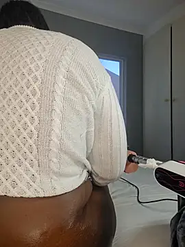 Kinkyphatass – Naživo XXX chat