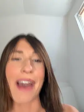 Онлайн чат XXX lola_tentatiion