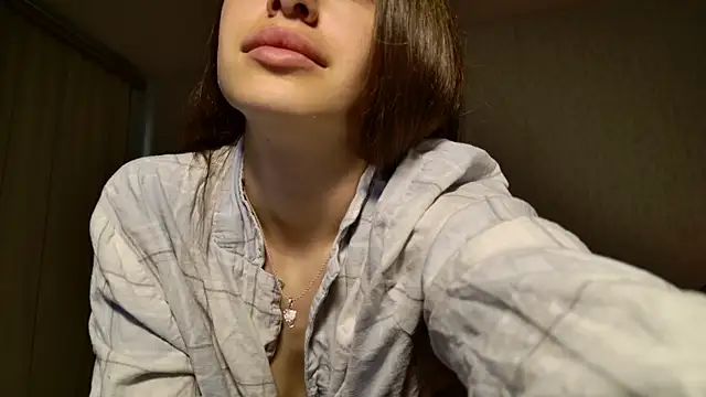 MadeInParadise Adlı Modelin Canlı XXX Sohbeti