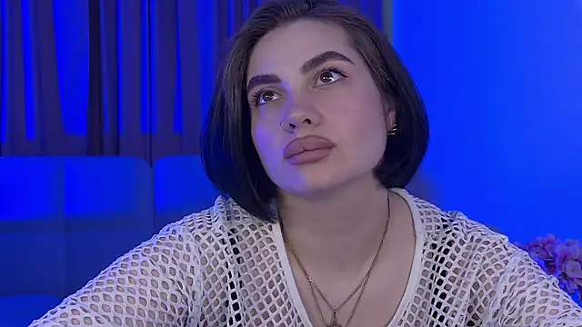 Chat +18 de AdrianaToress ao vivo