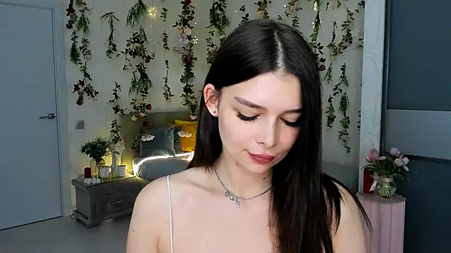 ContinentOfTranquility's Live XXX Chat