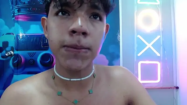 Aron_hot11 webcam show