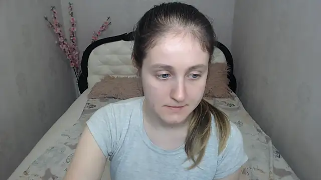 Holliy_Cooper Adlı Modelin Canlı XXX Sohbeti