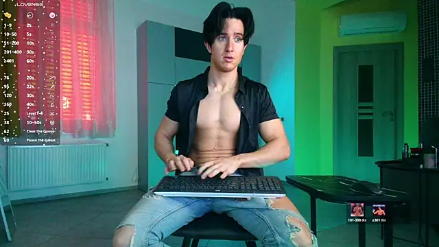 ChristianLevine_ Show Webcam