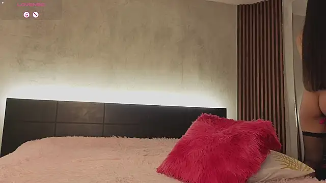 kimhilton_ Adlı Modelin Canlı XXX Sohbeti