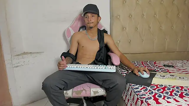 alpha_marcus élő XXX-chatje
