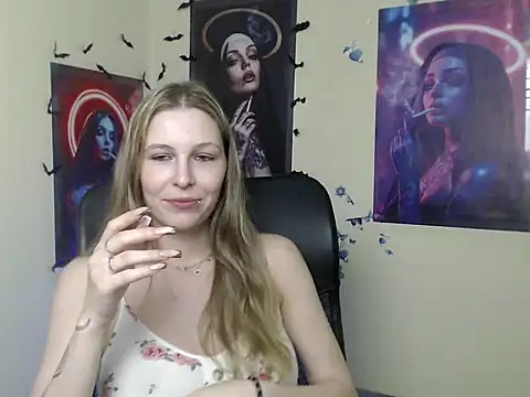 StrangerGi's Live XXX Chat
