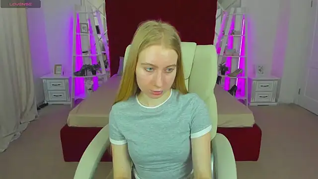 Alina_Blonde Webcam-Show