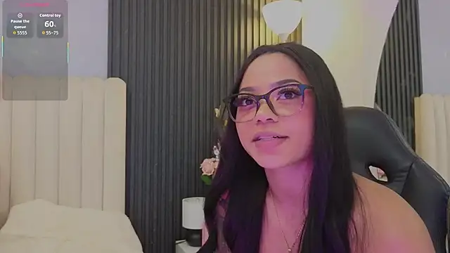 Madiee_Rhea's Live XXX Chat