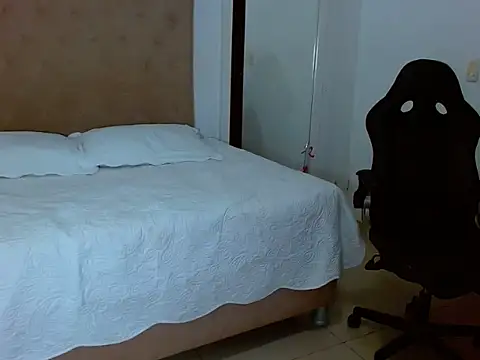brittanyfine's Webcam Show