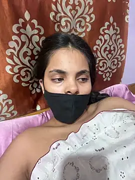 Sandhya_77 Adlı Modelin Canlı Sohbet Odası