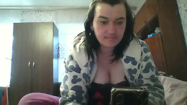 Chatroom XXX en direct de HollyLaBerry