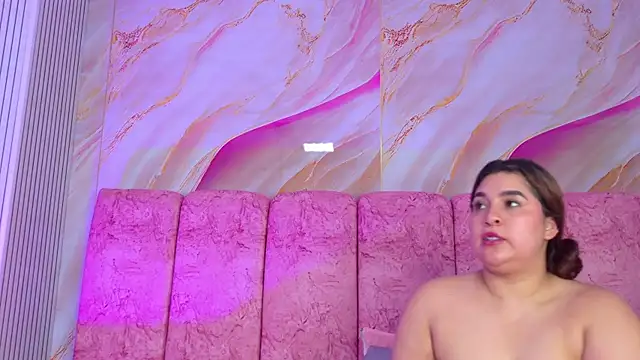 emmacurvy 라이브 XXX 채팅