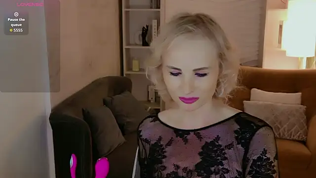Sandra_Kind live XXX chat
