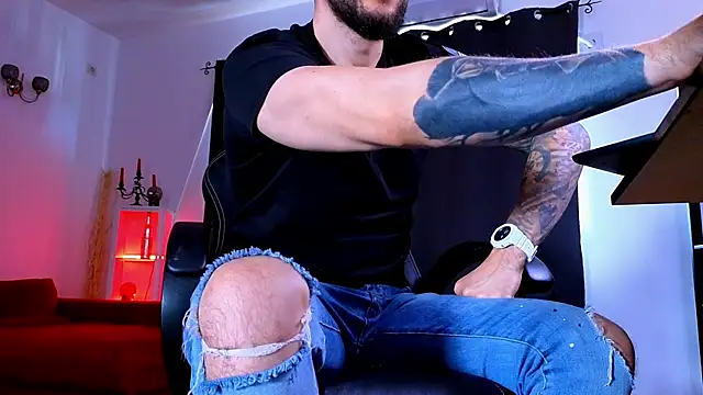 MightyAaron66 Live XXX Chat
