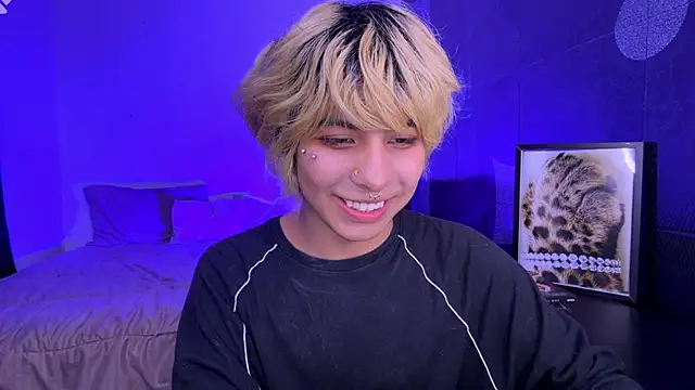 Aronn_44 live XXX chat