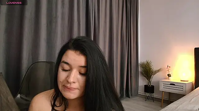 Ava_Monroee: διαδικτυακό σόου στην κάμερα