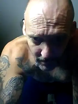 Chat XXX en directo de ClydeCan409