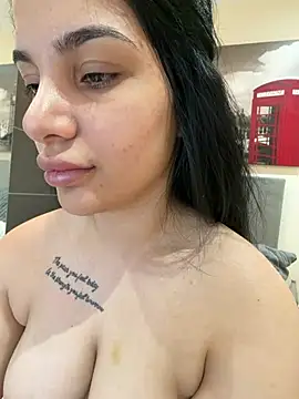Samira30 Adlı Modelin Canlı XXX Sohbeti