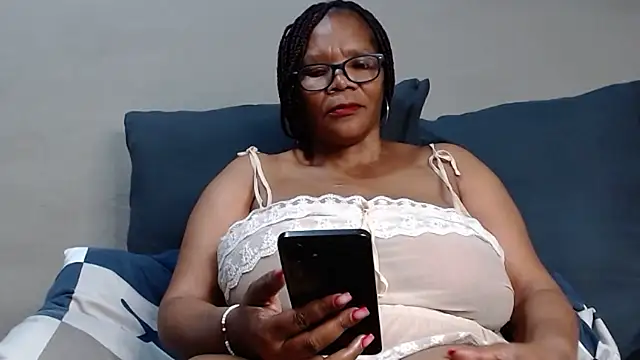 BustyMelonssXXXX Show in webcam