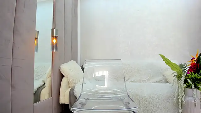 Britney_Charm_n Live chat-huone