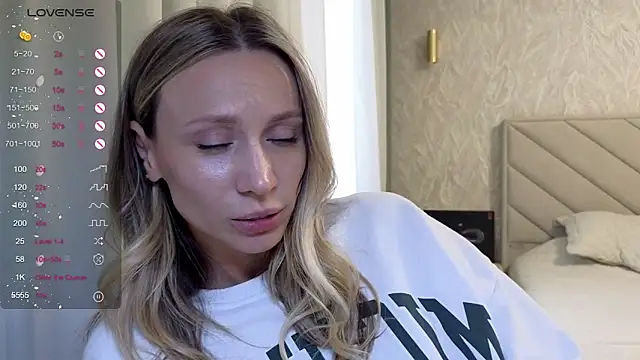Alice_Wonders Live XXX-Chat