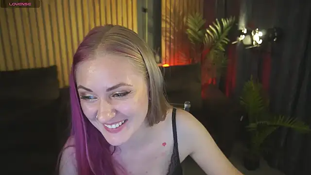 DramaQuenns' Live XXX Chat