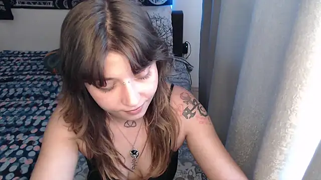 AlienforTwenty Live XXX Chat