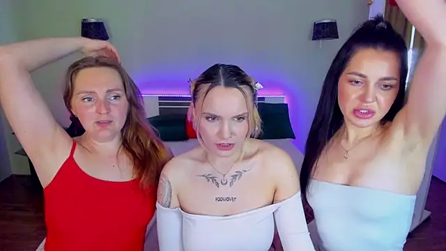 XXX chat uživo modela MagicEyess