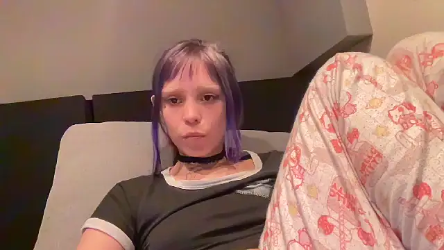 loletabb élő XXX-chatje