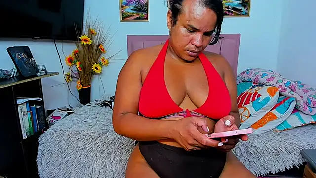lucianabigcockxx's Webcam Show