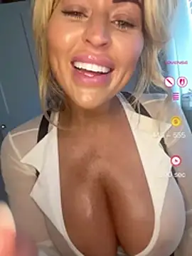 Carmel_Louise Pertunjukan Webcam
