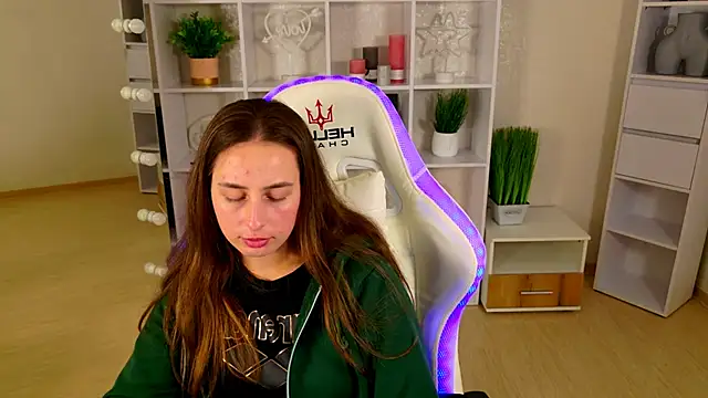 NadinnL Chat XXX in diretta